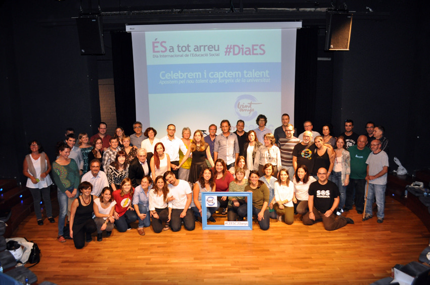 El Col·legi d’Educadors Socials de Catalunya premia dues estudiants de la UVic-UCC