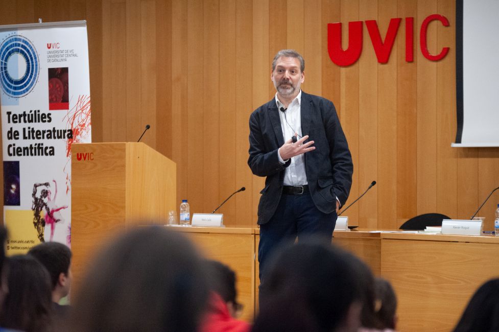 Xavier Roqué, en la última Tertúlia de Literatura Científica del curs